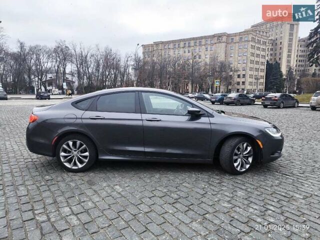 Серый Крайслер 200, объемом двигателя 2.36 л и пробегом 198 тыс. км за 8000 $, фото 4 на Automoto.ua