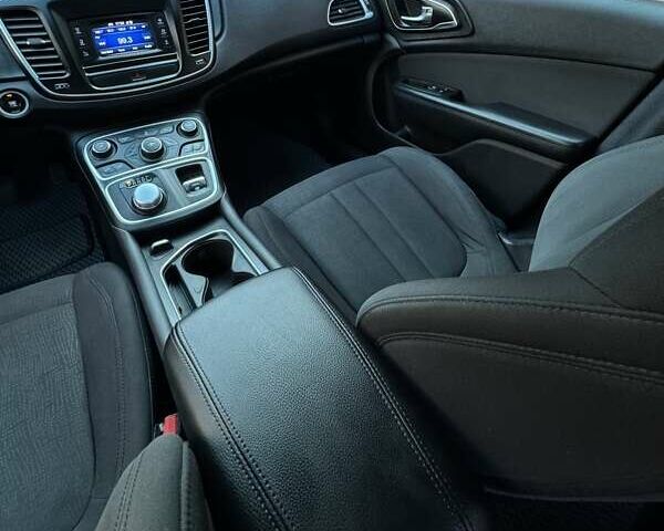 Крайслер 200 2015 у Кропивницькому (Кіровограді) на Automoto.ua Сірий Крайслер 200, об'ємом двигуна 2.36 л та пробігом 200 тис. км за 9300 $, фото 15 на Automoto.ua