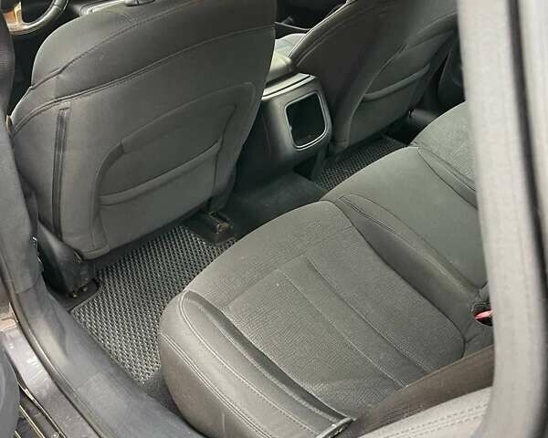 Серый Крайслер 200, объемом двигателя 2.4 л и пробегом 243 тыс. км за 6999 $, фото 4 на Automoto.ua