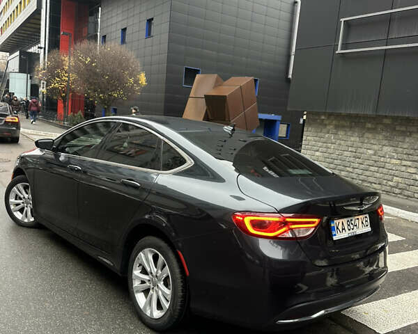 Сірий Крайслер 200, об'ємом двигуна 2.4 л та пробігом 188 тис. км за 10499 $, фото 2 на Automoto.ua