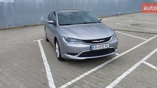 Серый Крайслер 200, объемом двигателя 2.36 л и пробегом 157 тыс. км за 9900 $, фото 6 на Automoto.ua