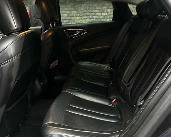 Сірий Крайслер 200, об'ємом двигуна 2.4 л та пробігом 188 тис. км за 10499 $, фото 24 на Automoto.ua