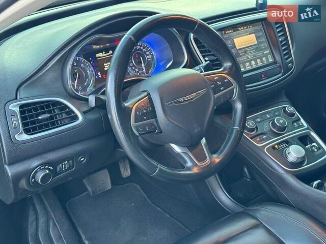 Сірий Крайслер 200, об'ємом двигуна 2.4 л та пробігом 145 тис. км за 10640 $, фото 17 на Automoto.ua