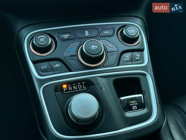 Сірий Крайслер 200, об'ємом двигуна 2.4 л та пробігом 145 тис. км за 10640 $, фото 31 на Automoto.ua