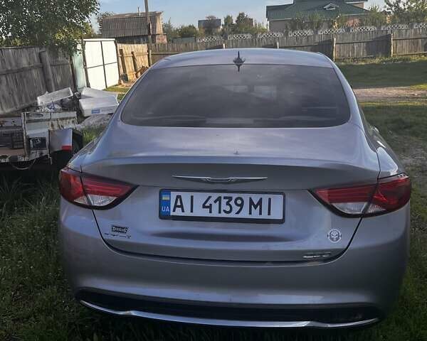 Серый Крайслер 200, объемом двигателя 2.36 л и пробегом 60 тыс. км за 11000 $, фото 3 на Automoto.ua