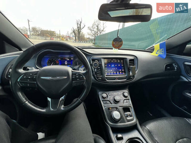 Серый Крайслер 200, объемом двигателя 3.61 л и пробегом 156 тыс. км за 10800 $, фото 11 на Automoto.ua