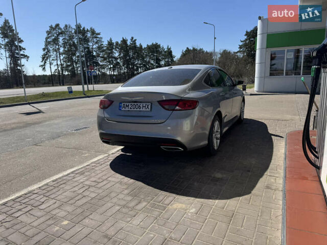 Серый Крайслер 200, объемом двигателя 2.36 л и пробегом 58 тыс. км за 12800 $, фото 1 на Automoto.ua