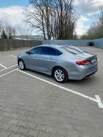 Серый Крайслер 200, объемом двигателя 2.36 л и пробегом 157 тыс. км за 9900 $, фото 4 на Automoto.ua