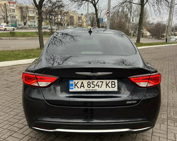 Серый Крайслер 200, объемом двигателя 2.36 л и пробегом 200 тыс. км за 10900 $, фото 10 на Automoto.ua