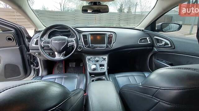 Серый Крайслер 200, объемом двигателя 2.36 л и пробегом 157 тыс. км за 9900 $, фото 10 на Automoto.ua