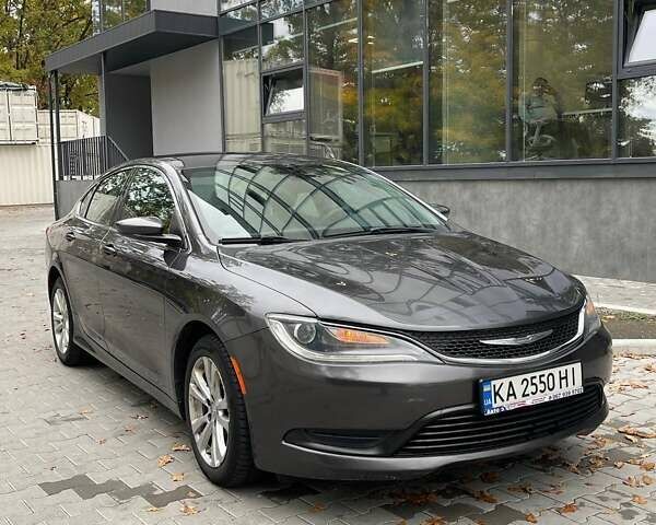 Крайслер 200 2016 у Києві на Automoto.ua Сірий Крайслер 200, об'ємом двигуна 2.36 л та пробігом 187 тис. км за 7800 $, фото 2 на Automoto.ua