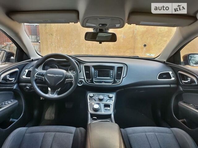 Сірий Крайслер 200, об'ємом двигуна 2.4 л та пробігом 173 тис. км за 9800 $, фото 8 на Automoto.ua