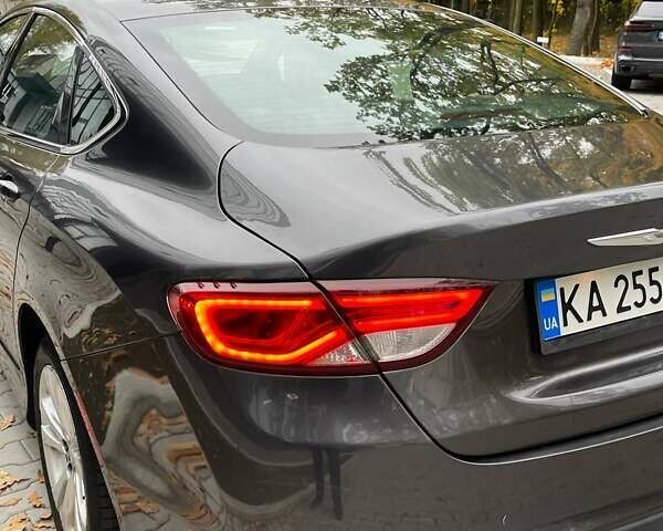 Крайслер 200 2016 у Києві на Automoto.ua Сірий Крайслер 200, об'ємом двигуна 2.36 л та пробігом 187 тис. км за 7800 $, фото 4 на Automoto.ua