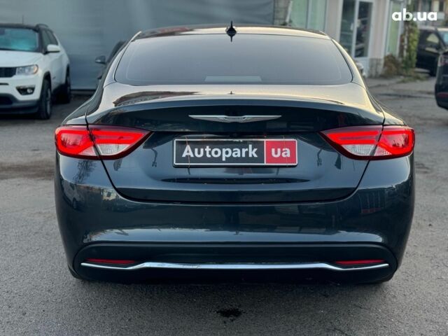 Серый Крайслер 200, объемом двигателя 2.4 л и пробегом 145 тыс. км за 10640 $, фото 6 на Automoto.ua