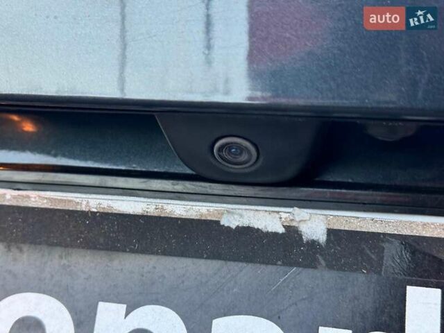 Сірий Крайслер 200, об'ємом двигуна 2.4 л та пробігом 145 тис. км за 10640 $, фото 7 на Automoto.ua