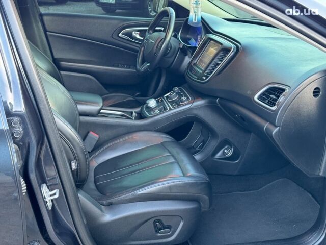 Серый Крайслер 200, объемом двигателя 2.4 л и пробегом 145 тыс. км за 10640 $, фото 24 на Automoto.ua