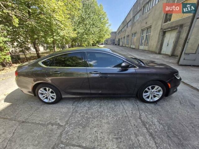 Серый Крайслер 200, объемом двигателя 2.36 л и пробегом 170 тыс. км за 10100 $, фото 7 на Automoto.ua