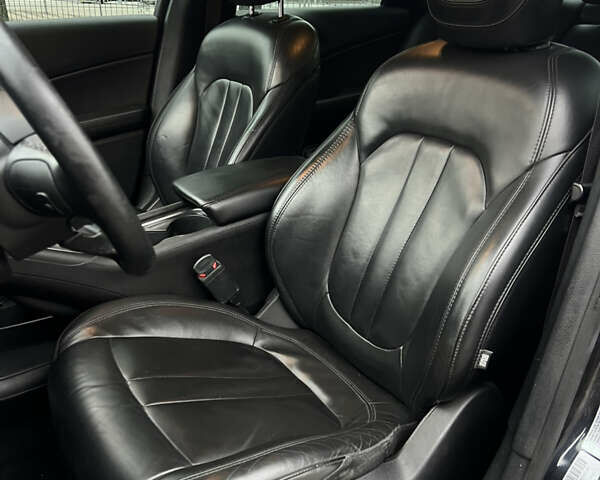 Серый Крайслер 200, объемом двигателя 2.36 л и пробегом 200 тыс. км за 10900 $, фото 20 на Automoto.ua