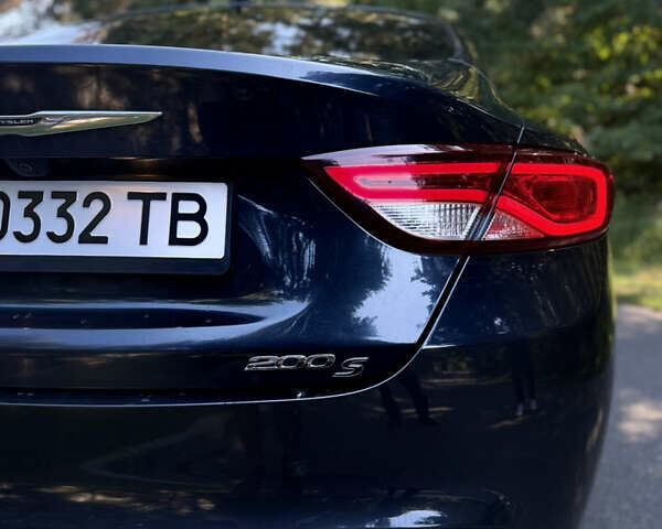 Серый Крайслер 200, объемом двигателя 2.36 л и пробегом 180 тыс. км за 11500 $, фото 7 на Automoto.ua