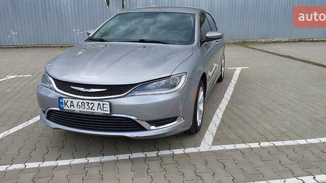 Серый Крайслер 200, объемом двигателя 2.36 л и пробегом 157 тыс. км за 9900 $, фото 19 на Automoto.ua