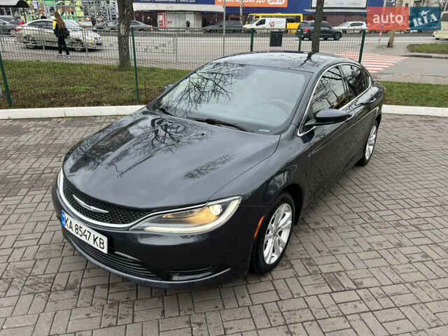 Серый Крайслер 200, объемом двигателя 2.36 л и пробегом 200 тыс. км за 10900 $, фото 4 на Automoto.ua