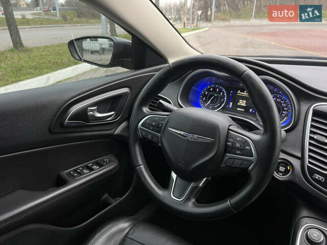 Серый Крайслер 200, объемом двигателя 2.36 л и пробегом 200 тыс. км за 10900 $, фото 30 на Automoto.ua