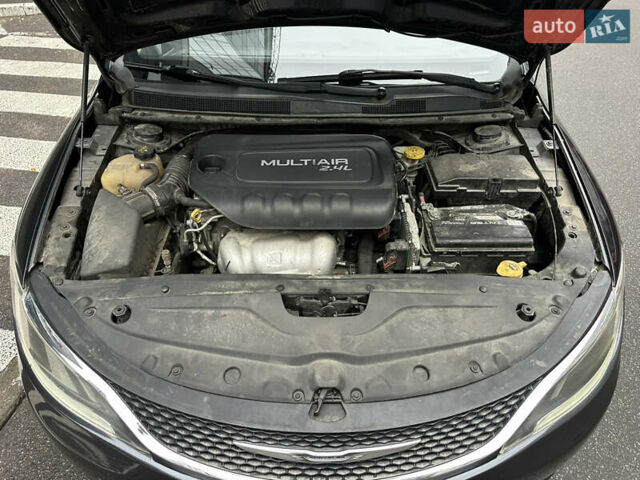 Сірий Крайслер 200, об'ємом двигуна 2.4 л та пробігом 188 тис. км за 10499 $, фото 26 на Automoto.ua