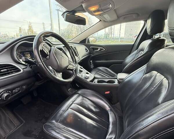 Сірий Крайслер 200, об'ємом двигуна 2.36 л та пробігом 175 тис. км за 8133 $, фото 12 на Automoto.ua