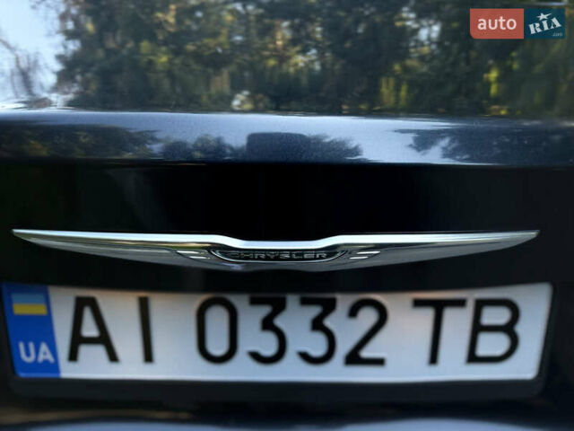 Серый Крайслер 200, объемом двигателя 2.36 л и пробегом 180 тыс. км за 11500 $, фото 13 на Automoto.ua