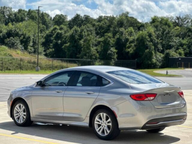 Серый Крайслер 200, объемом двигателя 2.4 л и пробегом 77 тыс. км за 9350 $, фото 5 на Automoto.ua