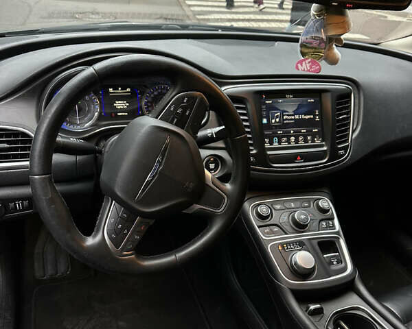 Сірий Крайслер 200, об'ємом двигуна 2.4 л та пробігом 188 тис. км за 10499 $, фото 22 на Automoto.ua