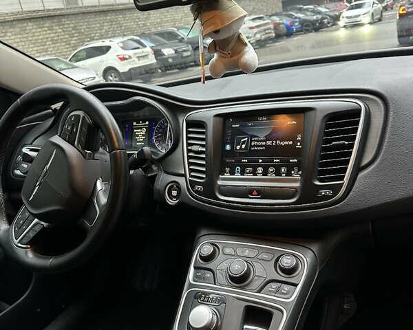 Сірий Крайслер 200, об'ємом двигуна 2.4 л та пробігом 188 тис. км за 10499 $, фото 18 на Automoto.ua