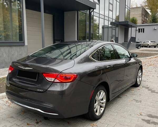 Серый Крайслер 200, объемом двигателя 2.4 л и пробегом 243 тыс. км за 6999 $, фото 1 на Automoto.ua