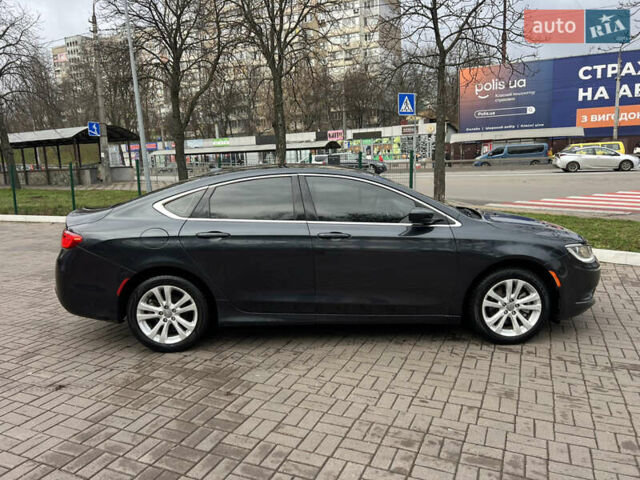 Серый Крайслер 200, объемом двигателя 2.36 л и пробегом 200 тыс. км за 10900 $, фото 3 на Automoto.ua