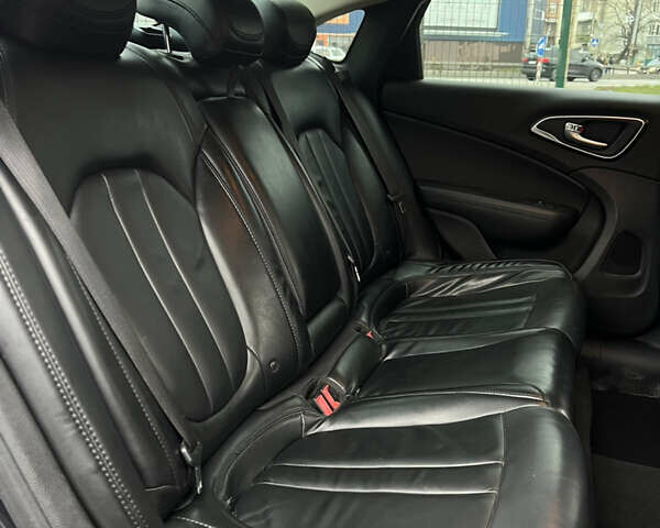 Серый Крайслер 200, объемом двигателя 2.36 л и пробегом 200 тыс. км за 10900 $, фото 34 на Automoto.ua