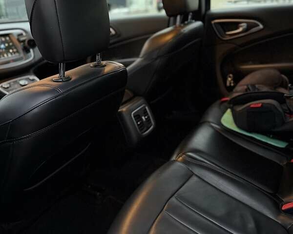 Сірий Крайслер 200, об'ємом двигуна 2.4 л та пробігом 109 тис. км за 11500 $, фото 14 на Automoto.ua