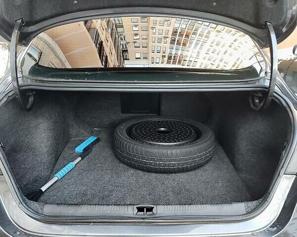 Сірий Крайслер 200, об'ємом двигуна 2.4 л та пробігом 173 тис. км за 9800 $, фото 14 на Automoto.ua