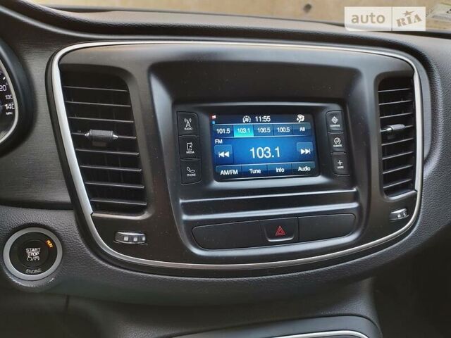 Сірий Крайслер 200, об'ємом двигуна 2.4 л та пробігом 173 тис. км за 9800 $, фото 11 на Automoto.ua