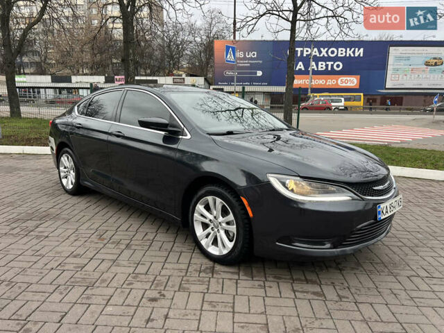 Серый Крайслер 200, объемом двигателя 2.36 л и пробегом 200 тыс. км за 10900 $, фото 1 на Automoto.ua