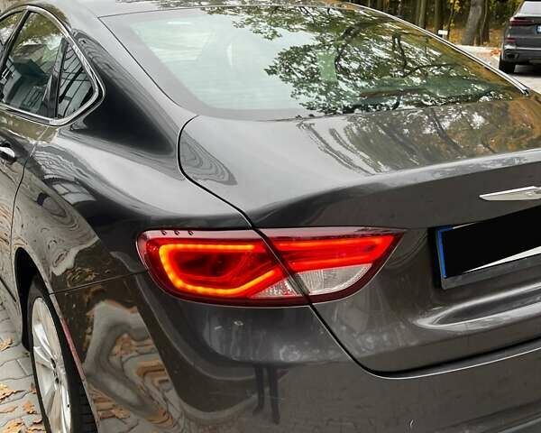 Серый Крайслер 200, объемом двигателя 2.4 л и пробегом 243 тыс. км за 6999 $, фото 7 на Automoto.ua