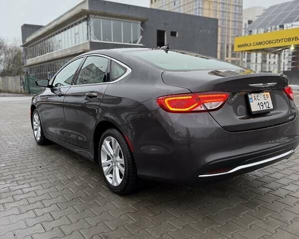 Сірий Крайслер 200, об'ємом двигуна 2.4 л та пробігом 109 тис. км за 11500 $, фото 4 на Automoto.ua