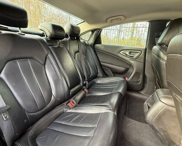 Сірий Крайслер 200, об'ємом двигуна 2.36 л та пробігом 175 тис. км за 8133 $, фото 11 на Automoto.ua