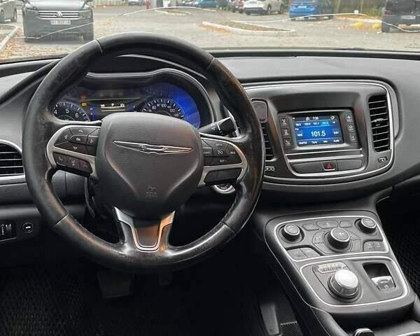 Серый Крайслер 200, объемом двигателя 2.4 л и пробегом 243 тыс. км за 6999 $, фото 8 на Automoto.ua