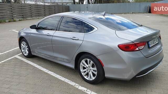 Серый Крайслер 200, объемом двигателя 2.36 л и пробегом 157 тыс. км за 9900 $, фото 15 на Automoto.ua