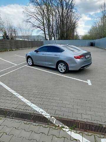 Серый Крайслер 200, объемом двигателя 2.36 л и пробегом 157 тыс. км за 9900 $, фото 5 на Automoto.ua