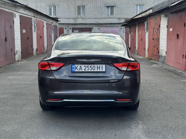 Сірий Крайслер 200, об'ємом двигуна 2.4 л та пробігом 273 тис. км за 7313 $, фото 6 на Automoto.ua