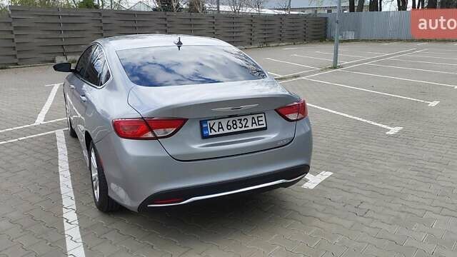 Серый Крайслер 200, объемом двигателя 2.36 л и пробегом 157 тыс. км за 9900 $, фото 16 на Automoto.ua