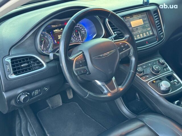 Серый Крайслер 200, объемом двигателя 2.4 л и пробегом 145 тыс. км за 10640 $, фото 17 на Automoto.ua