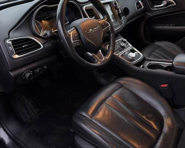 Сірий Крайслер 200, об'ємом двигуна 2.4 л та пробігом 109 тис. км за 11500 $, фото 13 на Automoto.ua