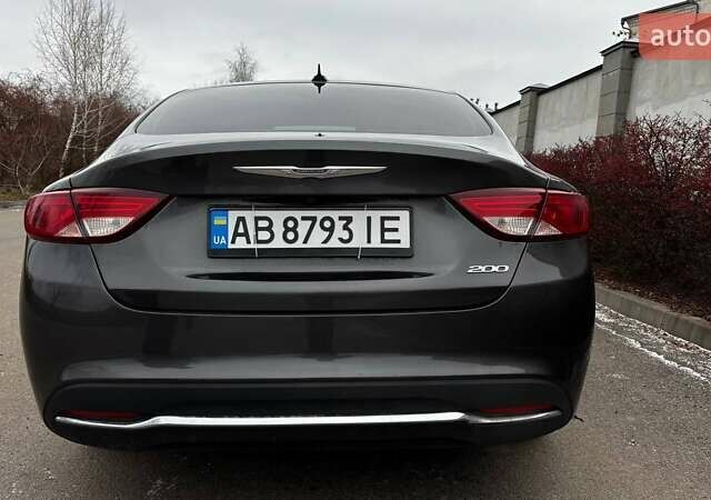 Серый Крайслер 200, объемом двигателя 2.36 л и пробегом 78 тыс. км за 10200 $, фото 13 на Automoto.ua